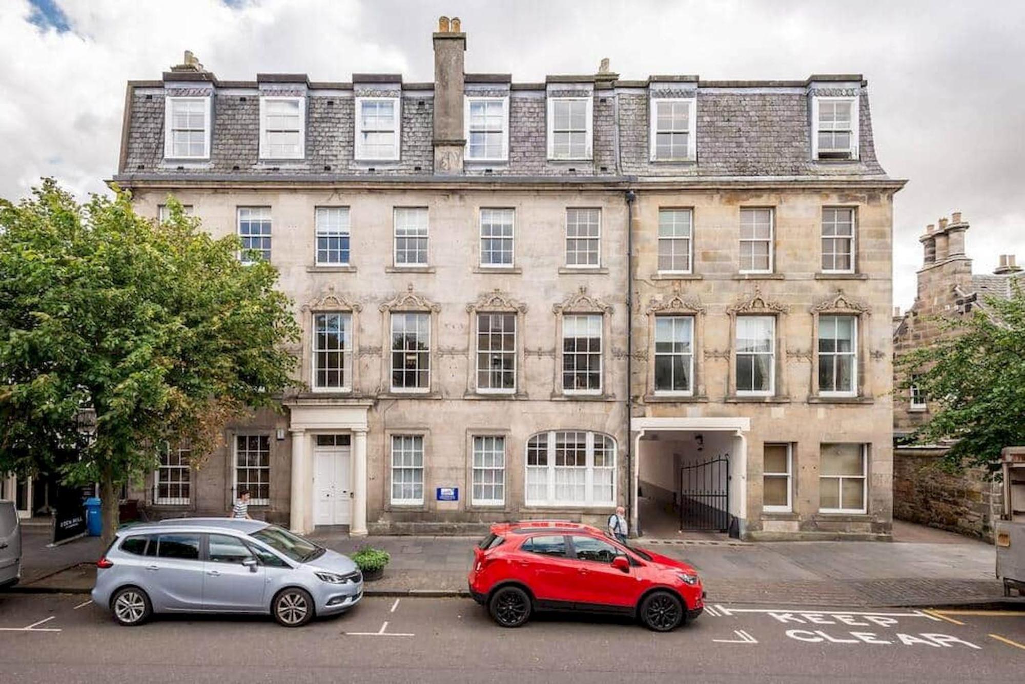 Southgait Hall - No 2 Apartment *
